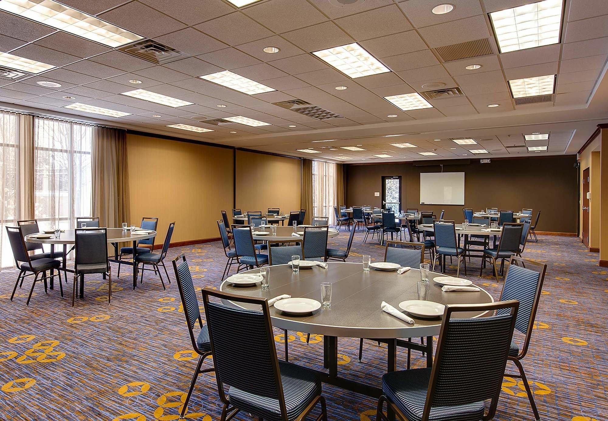 Courtyard By Marriott Chicago Schaumburg/Woodfield Mall Eksteriør billede
